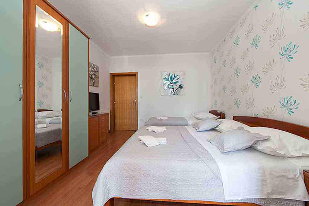 Resor till Kroatien, Tučepi, Lägenhet Lucija A1, Foto av rummet 1