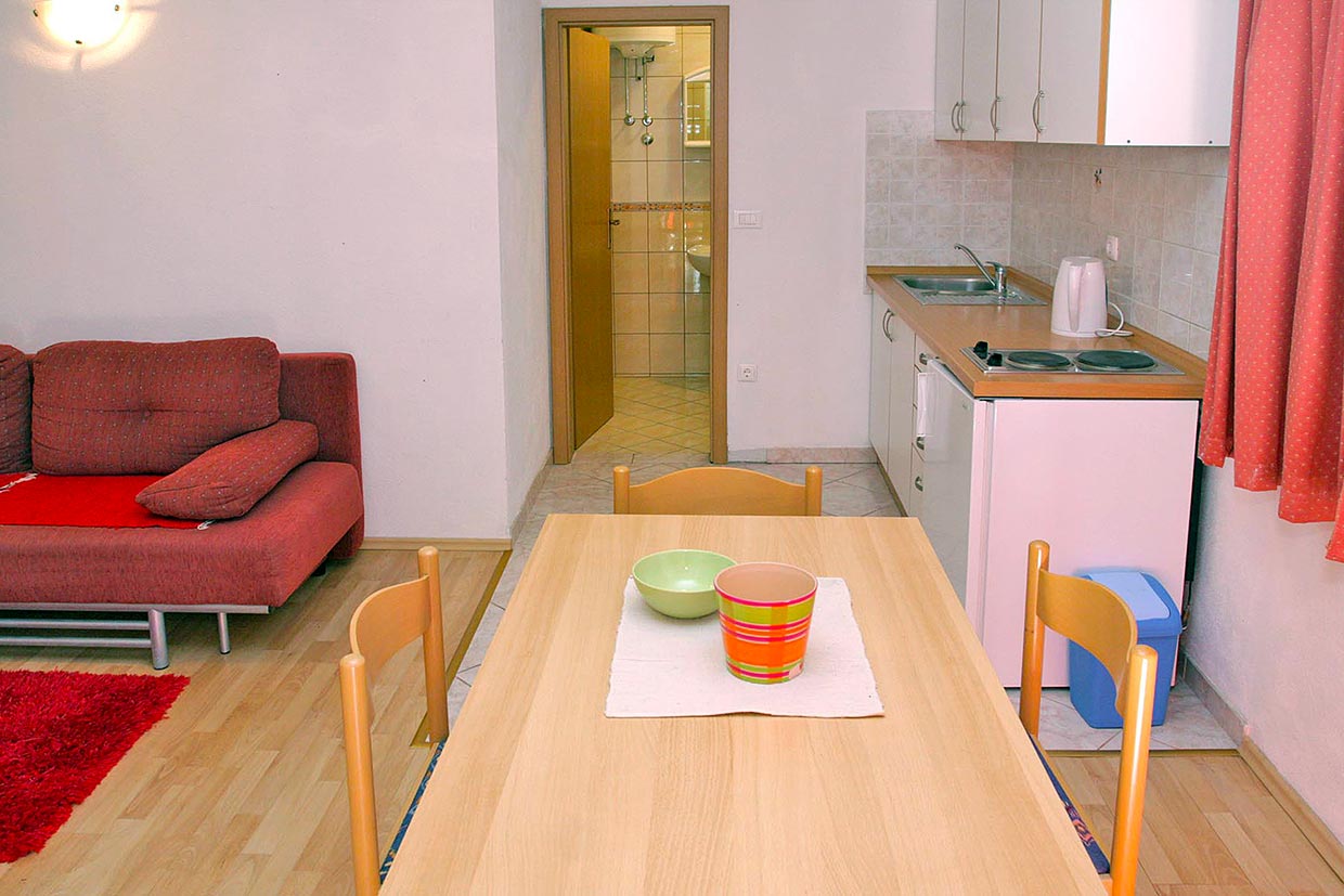 Kuhinja i dnevna soba - Apartman Ivo a2 / 05