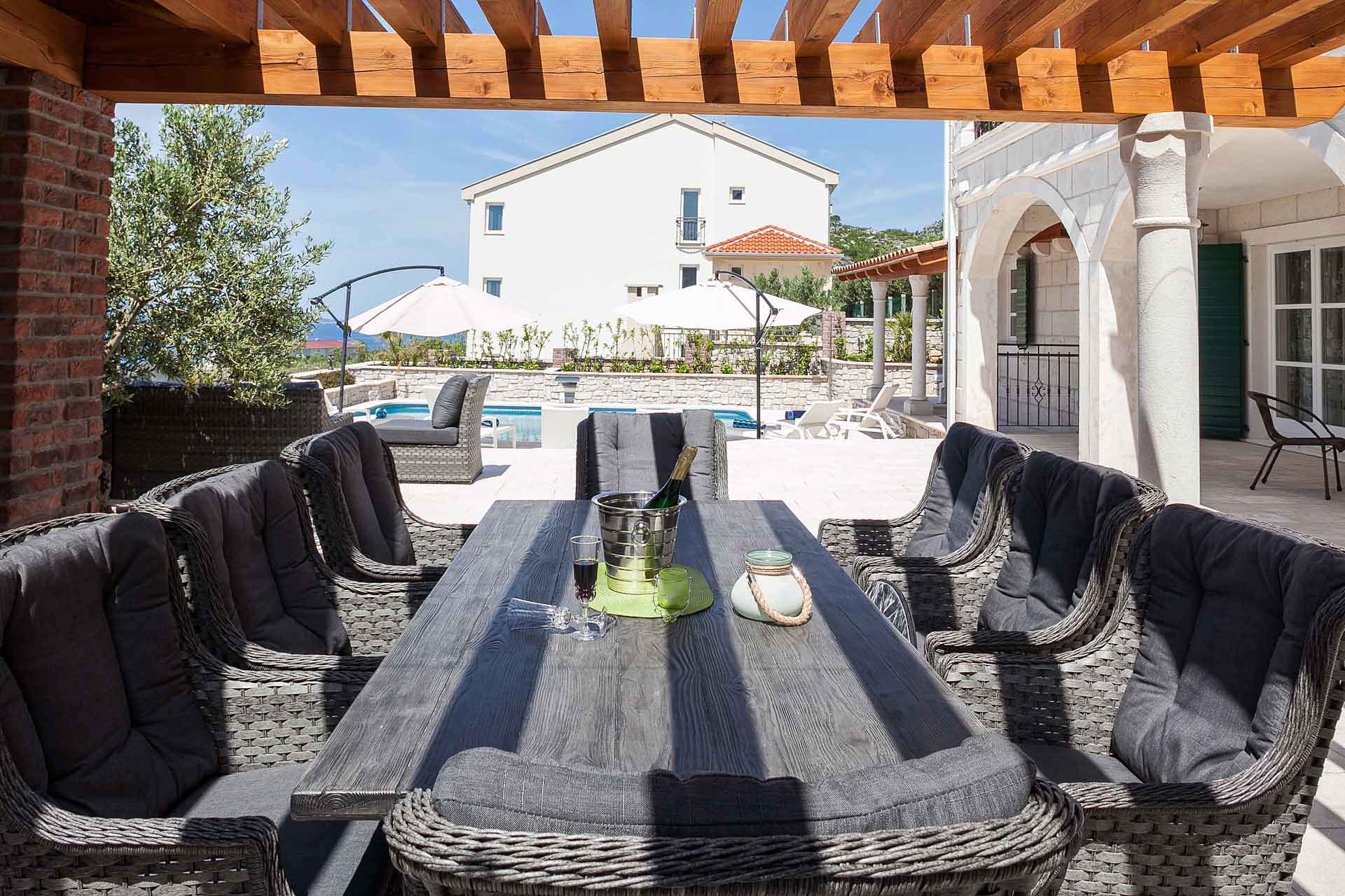 Luxus-Ferienhaus Kroatien mit Pool - Makarska Villa Srzic 1 / 17