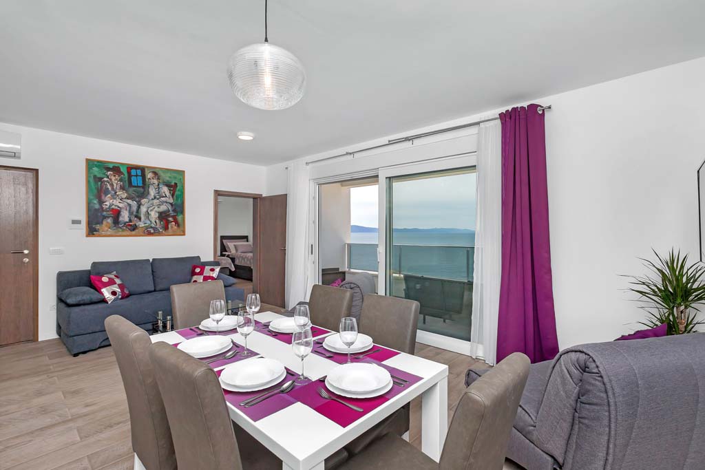 Stol i stolice za 6 osoba, Apartman Mila A6 / 10