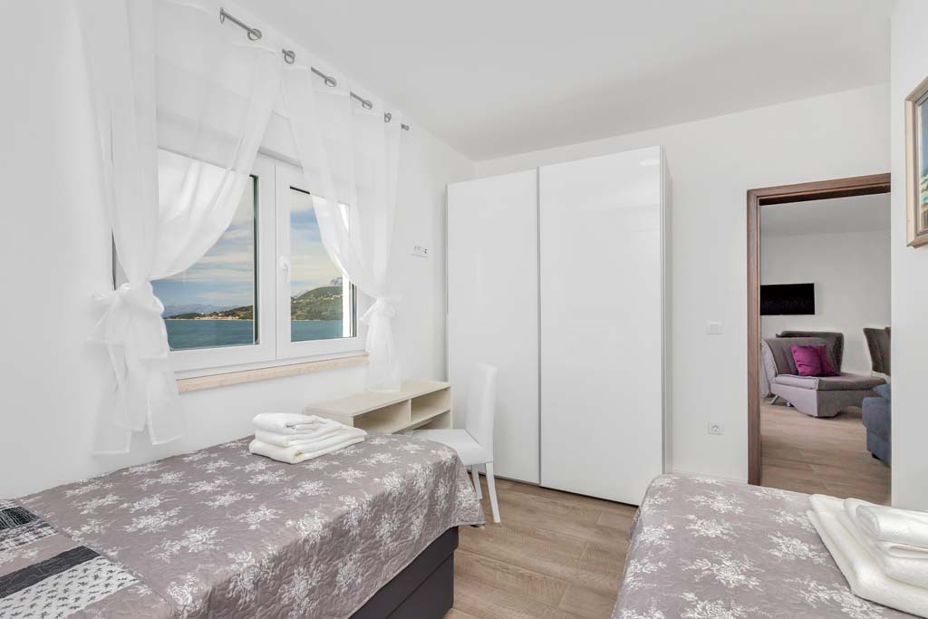 Apartments near the beach Drašnice, Apartment Mila A3 / 25
