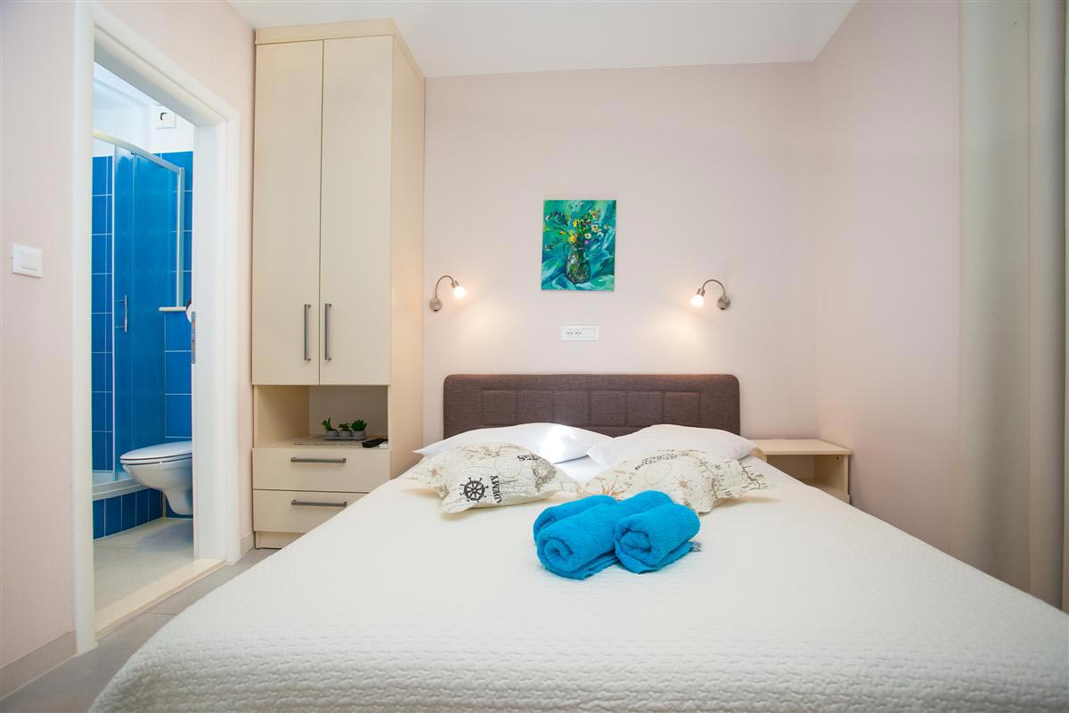 Zimmer mit Bad - Ferienwohnung Urlić A3 / 06