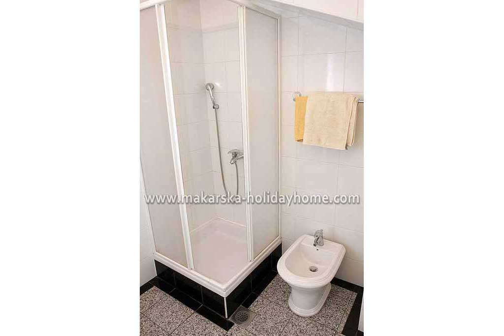Bathroom with shower - Apartment Gina / 23