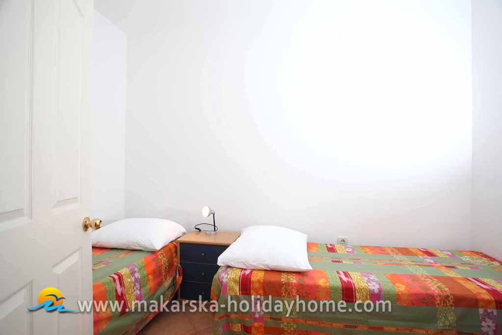 Ložnicí se 2 samostatnými postelemi - Apartmán Jele / 30