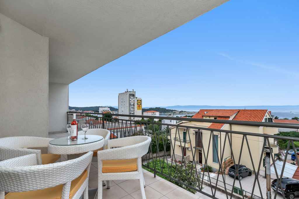 Balkon s pogledom, Makarska apartmani za 4 osobe, Apartman Jony A4 / 02