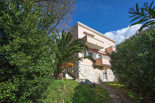Zasebna namestitev Makarska, apartmaji za 5 oseb - Apartma Lila