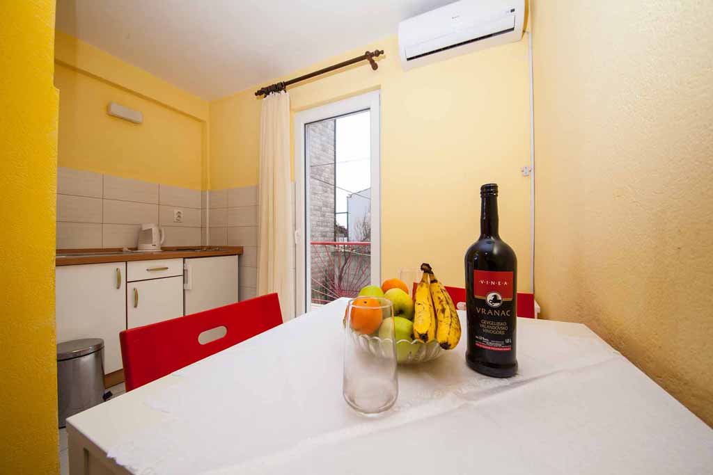 Private accommodation Makarska - Apartment Lenka A1 / 08