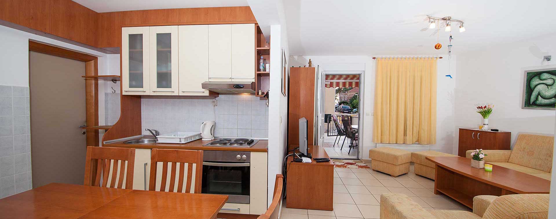 Beach apartments in Makarska - Apartment for 4+2 persons - Mara A1