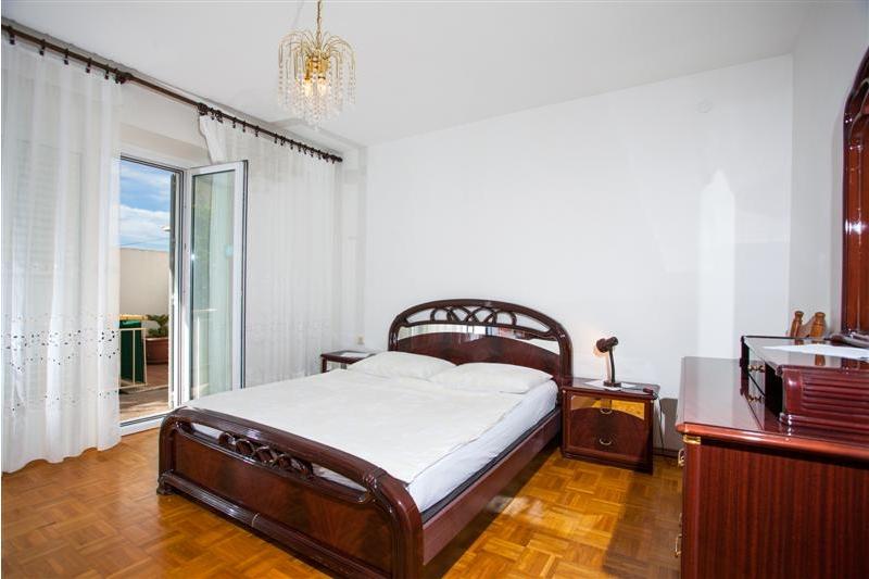 Schlafzimmer mit Doppelbett - Apartment Marita A4 / 06