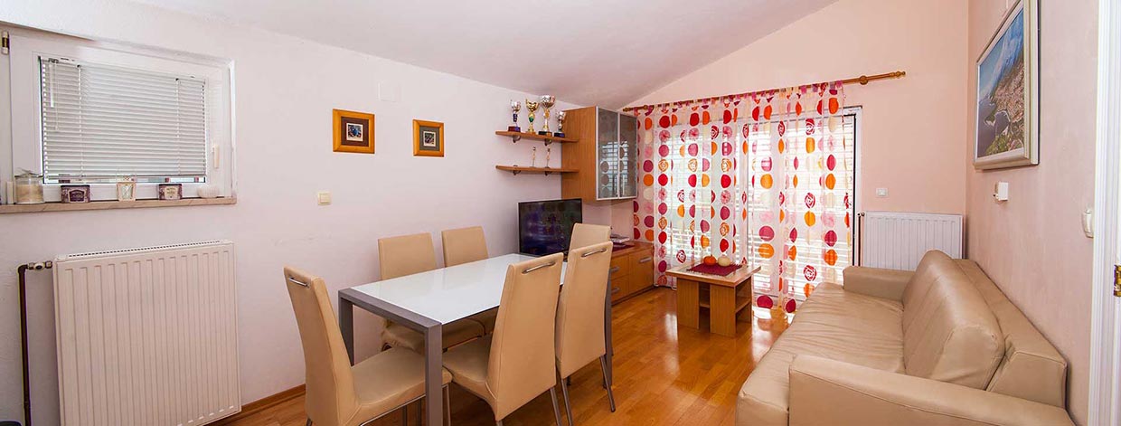 Apartments Croatia - Makarska cheap apartment for 6 persons
