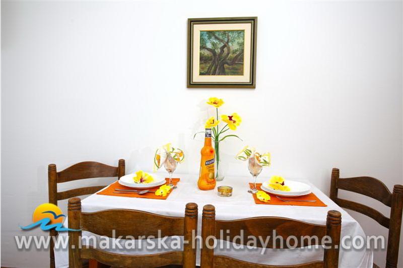 Stravování v obývacím pokoji - Apartment Mira / 08