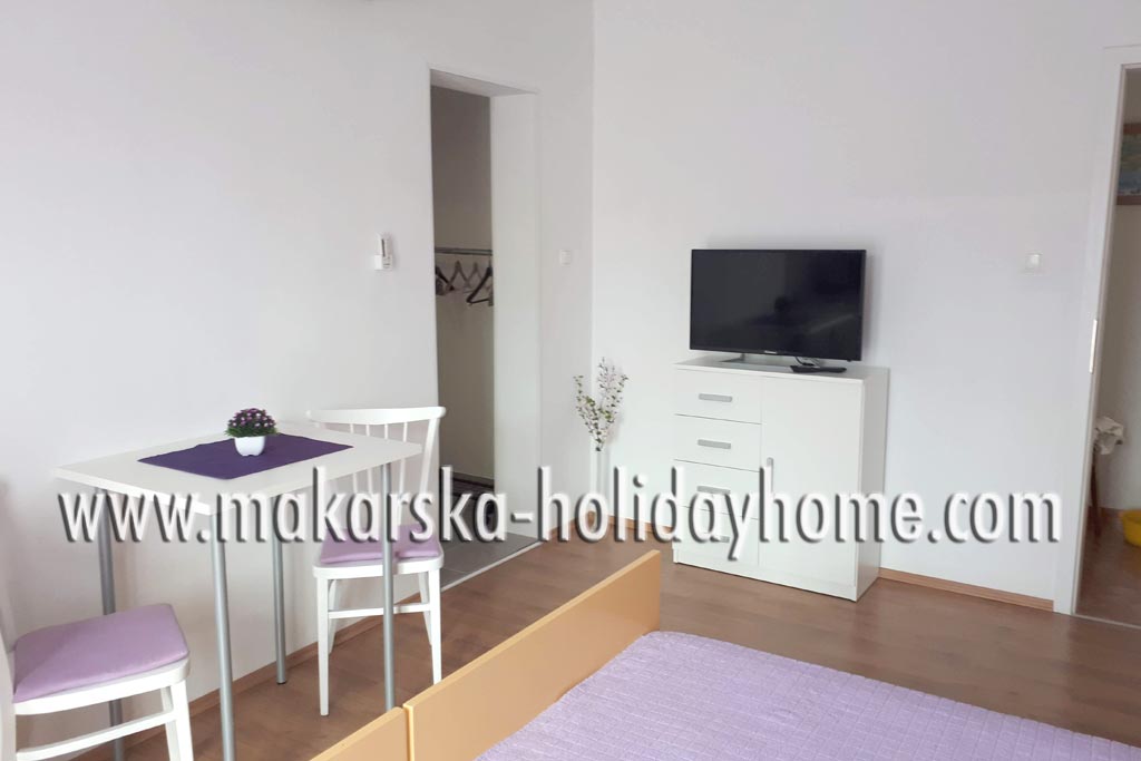 Makarska rivijera apartmani, Stol, TV, Apartman Mira B2 / 05