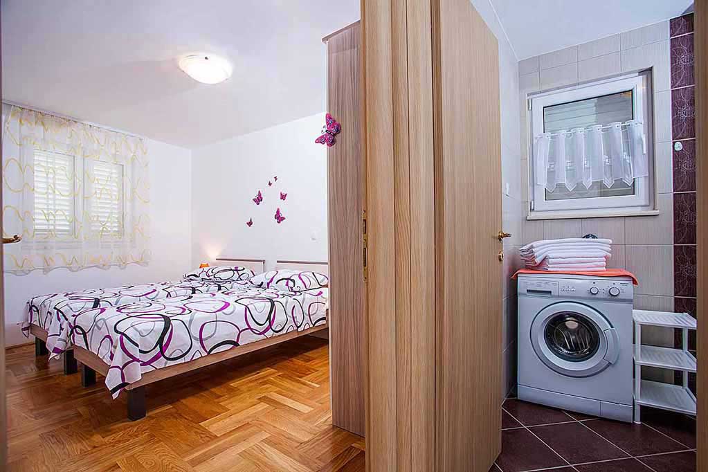 Obývací pokoj a ložnice - Apartmán Raos A6 / 13