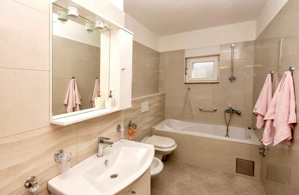 Badezimmer 2 - Apartment Ratko A1 / 18