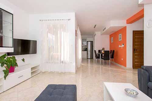 Cheap apartments for 8 persons in Makarska - Apartment Ratko A1