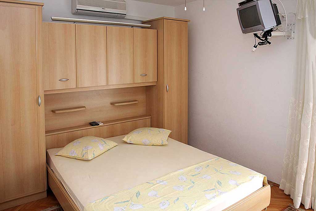 Schlafzimmer mit Doppelbett, Ferienwohnung Vanda A3 / 14