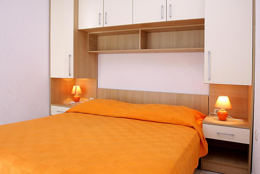 Łóżko w pokoju, Wynajem Makarska, Apartament Bruno A1 / 07