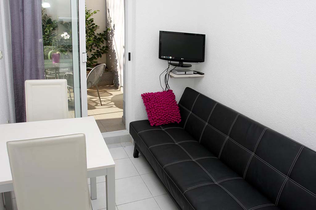 Ausgang zur Terrasse, Reservieren Kroatien, Ferienwohnung Bruno A3 / 08