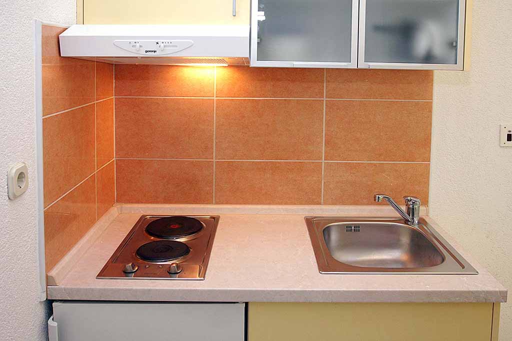 Goście mogą przygotowywać posiłki, Prywatne mieszkanie w Makarskiej, Apartament Bruno A7 / 09