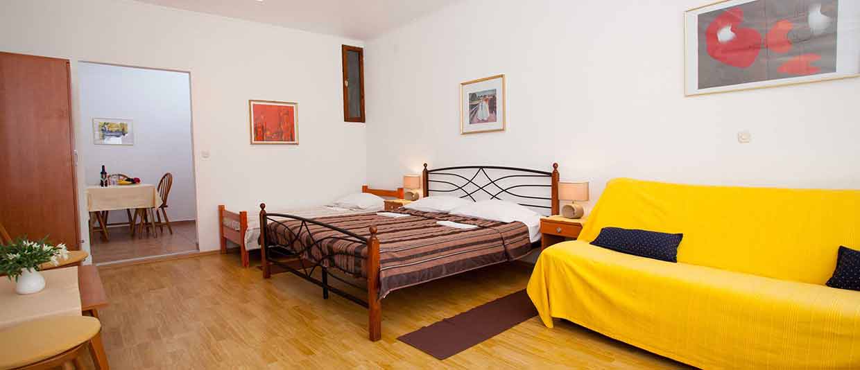 Apartmani Hrvatska - Makarska studio apartman s bazenom za 3 osobe - Kovacic A3