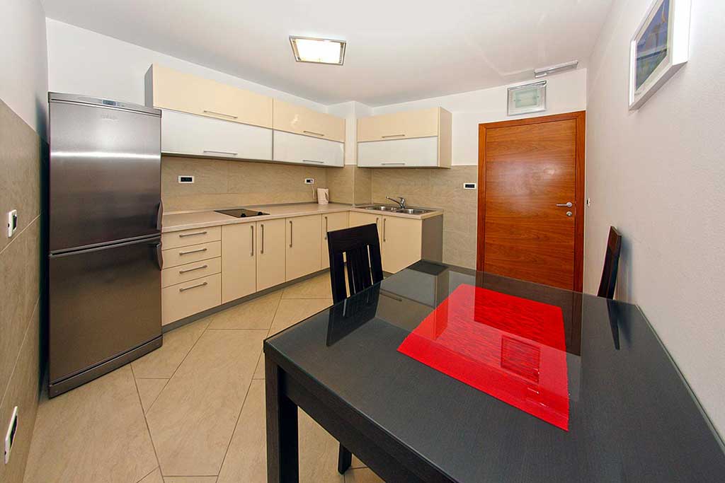 Dining room with kitchen - Makarska luksuzni apartman Milan A2 / 05