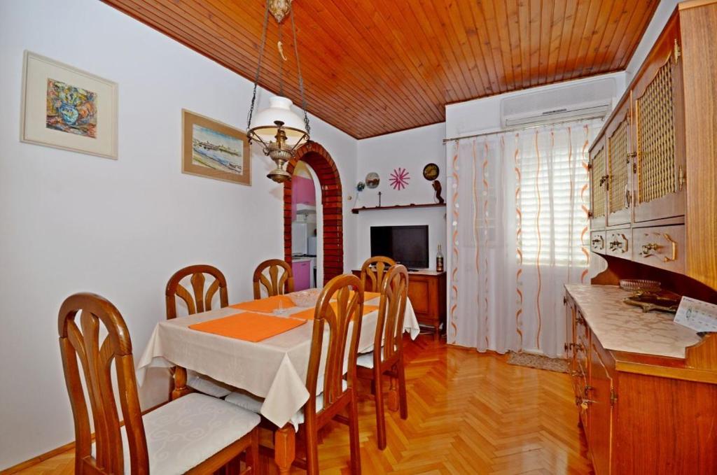 Apartmani Makarska rivijera, blagovaona Apartman Rose A1 / 06