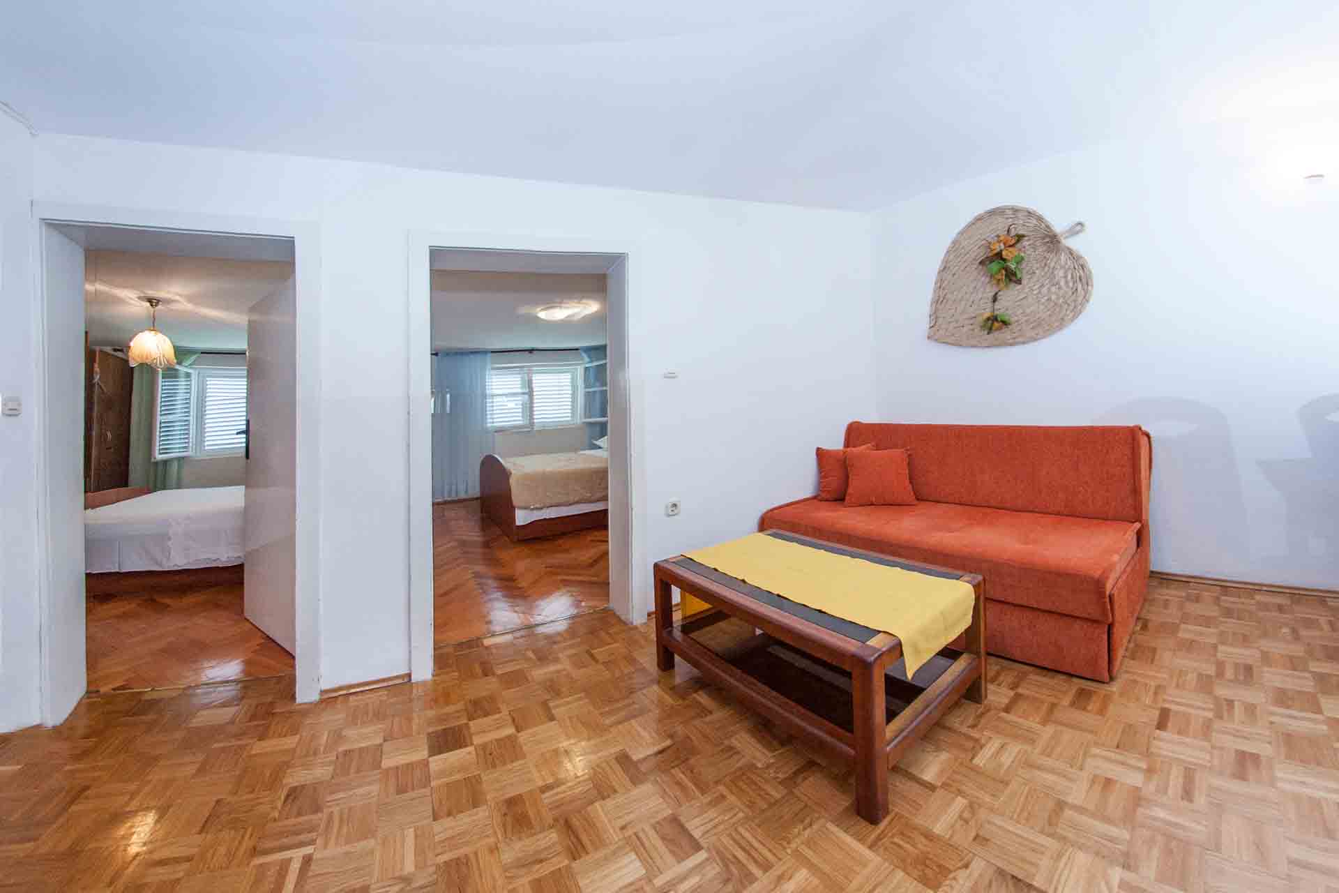 Wohnzimmer mit Schlafsofa - Apartment Zdravko A2 / 05