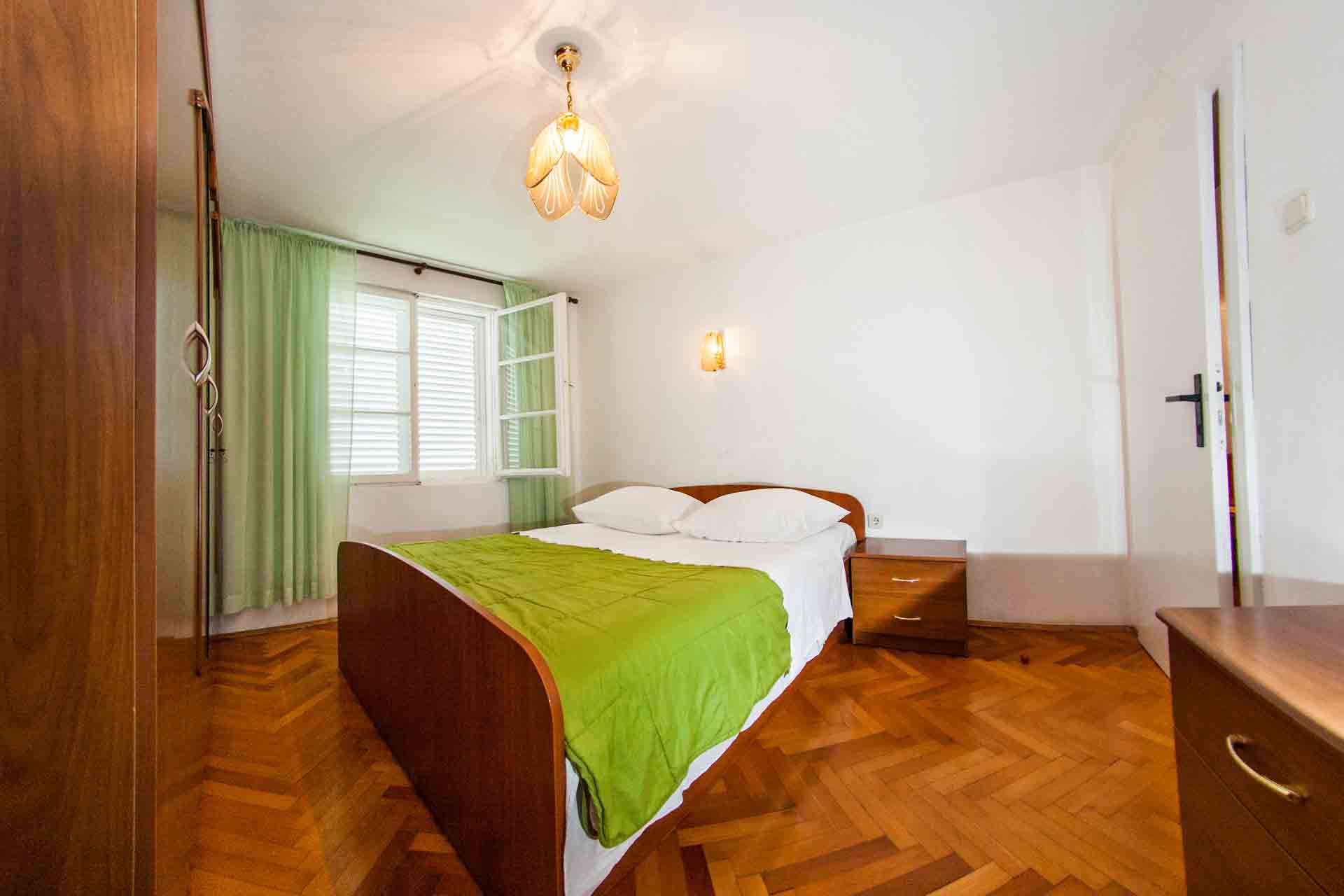 Schlafzimmer mit Doppelbett - Apartment Zdravko A2 / 10