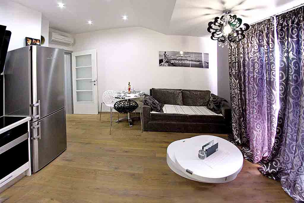 Гостиная, интерьер в квартире, Апартамент Кесара А5 / 07