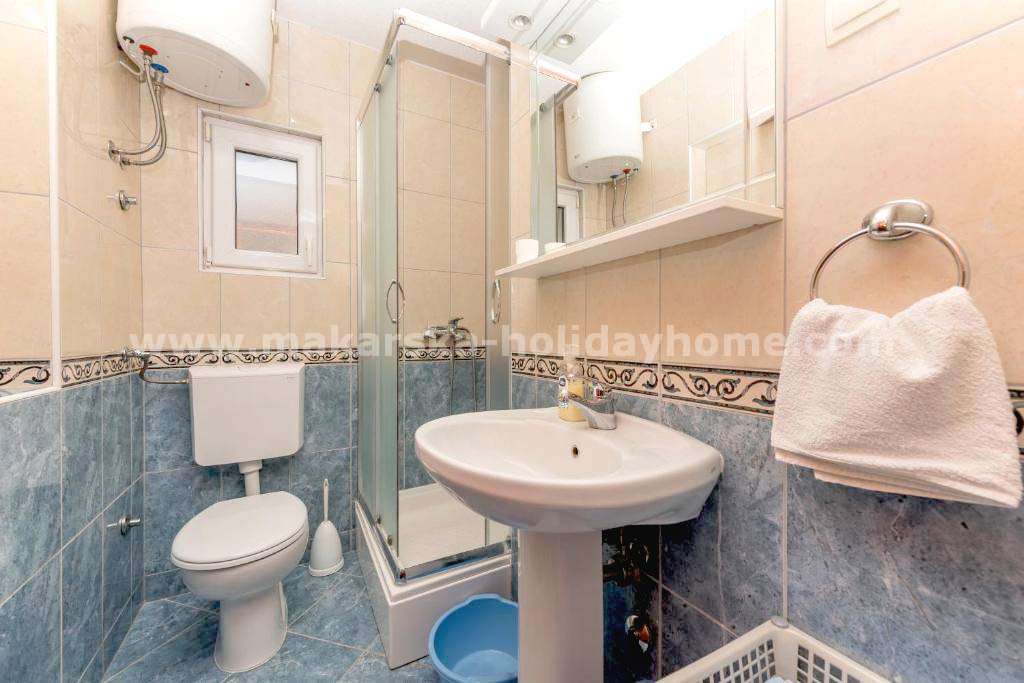 Appartements Podgora, Badezimmer - Ferienwohnung Damjan A4  / 06