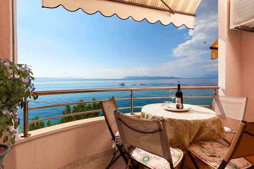 Kroatia leiligheter for familier med barn, Leilighet Lucija A2, Utsikt på balkongen 1