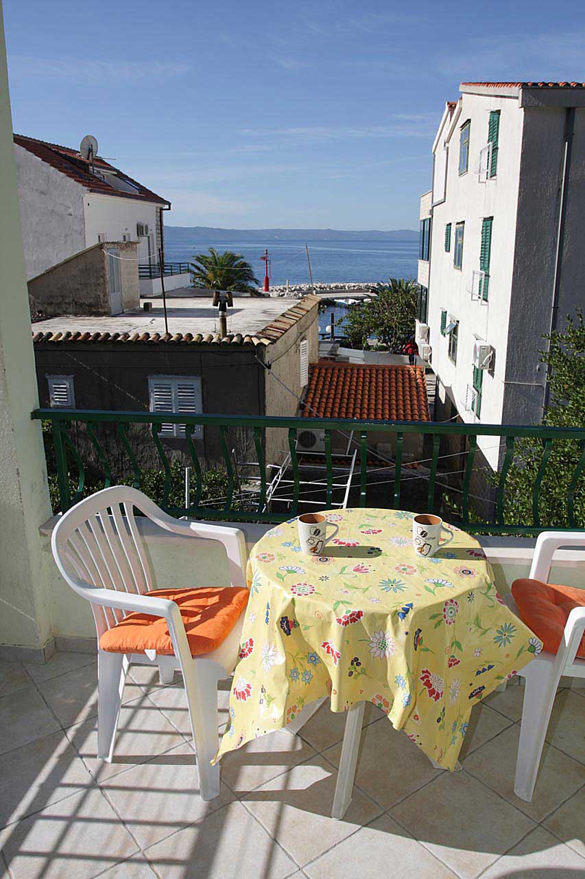 Balkon z częściowym widokiem na morze, Makarska riviera noclegi, Apartament Ivo A4 / 15