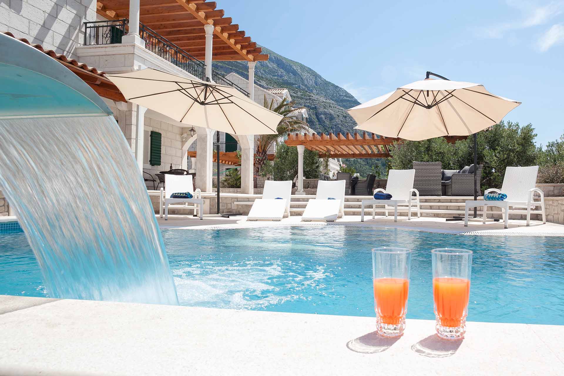 Luxus-Ferienhaus Kroatien mit Pool - Makarska Villa Srzic 1 / 06