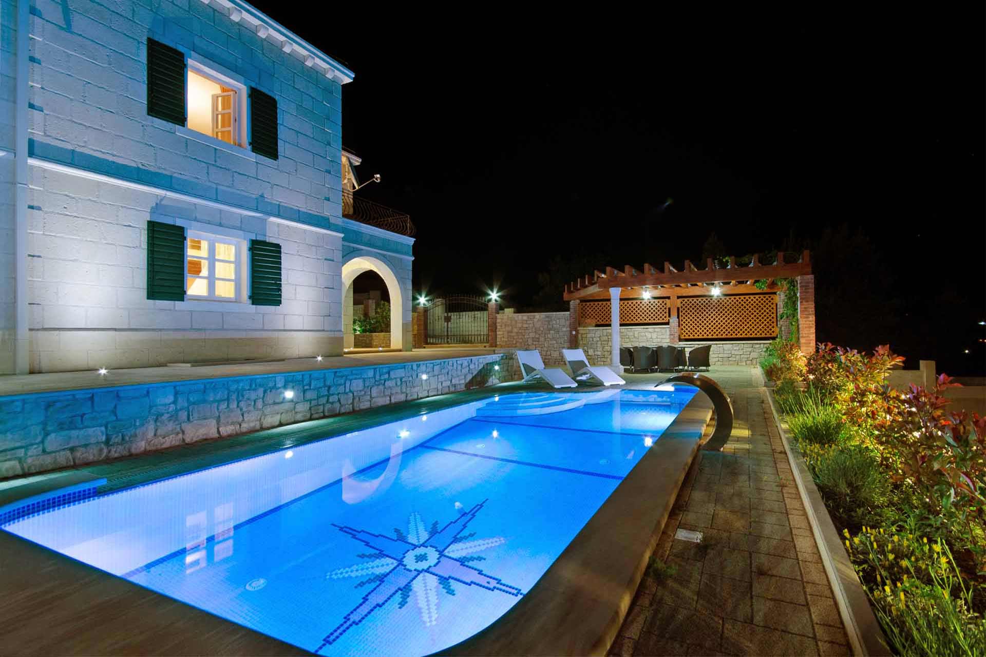 Makarska Kroatien - Ferienhaus mit Pool - Villa Srzic 4 / 32