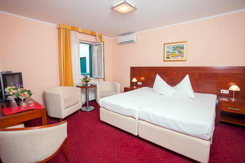 Rooms in Makarska Center - Villa Riva / 05