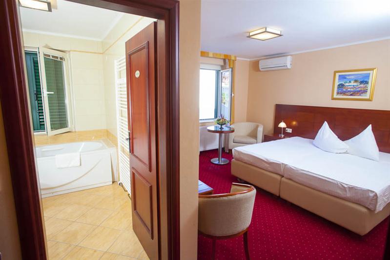 Rooms in Makarska Center - Villa Riva / 09