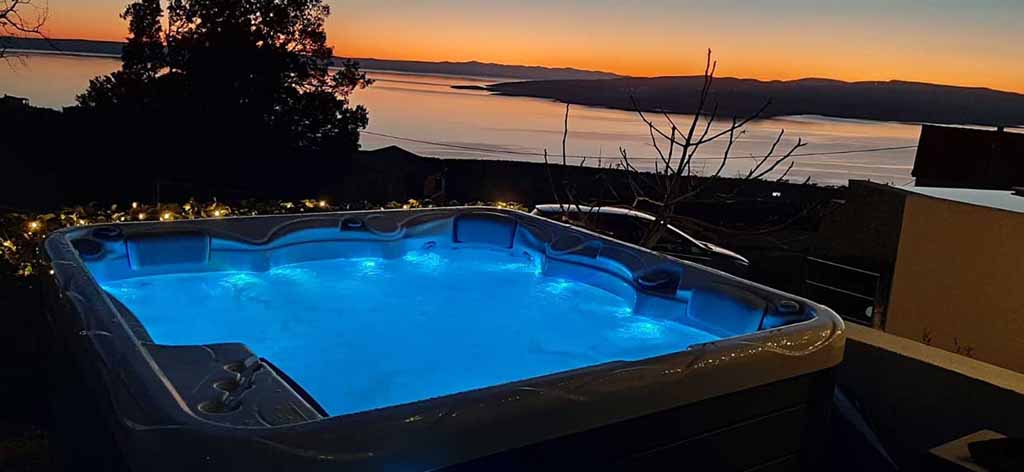 Enjoy the sunset in jacuzzi - Villa Dubravka / 40