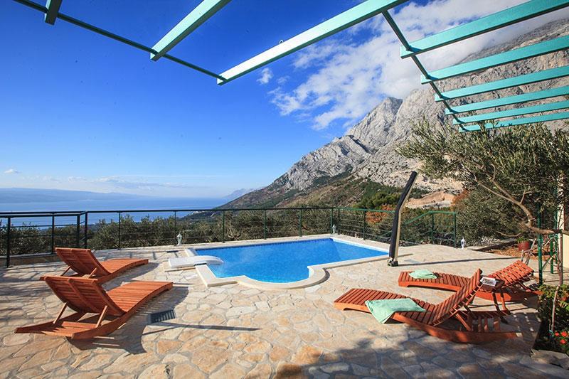 Baška Voda vila s bazenom - Villa Marijo / 01