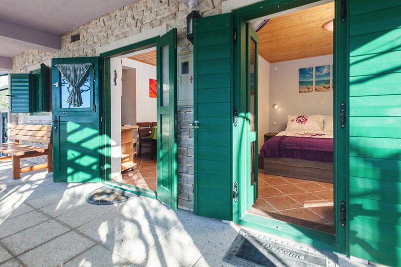 Выход на террасу и к бассейну - Вилла Марио / 21