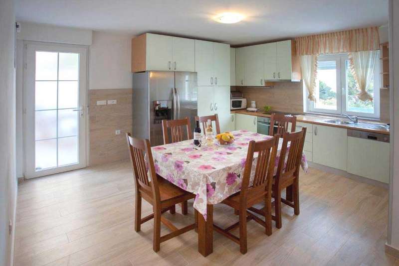 Vila Brela, spisestue og kjøkken - Villa Brzica Brela / 10