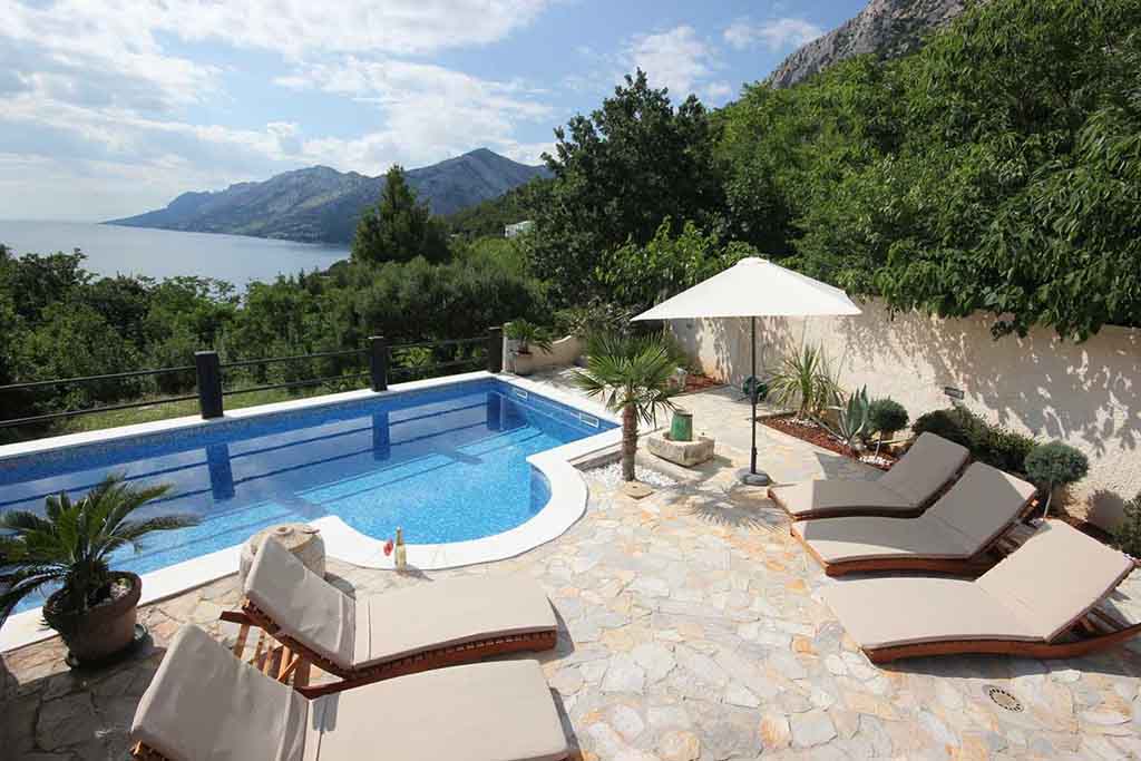 FERIENHAUS BRELA mit POOL und Hund Villa KRISTIĆ