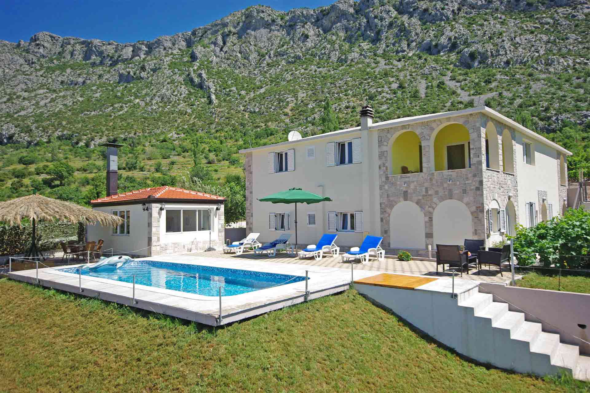 Vila s bazenom Dalmacija - Makarska rivijera - Villa Zavojane / 01