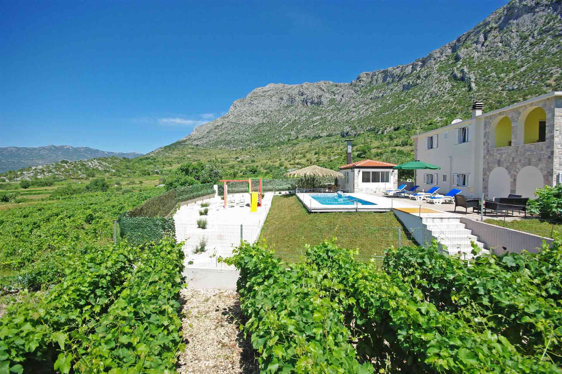 Vila s bazenom Makarska rivijera - Villa Zavojane / 02