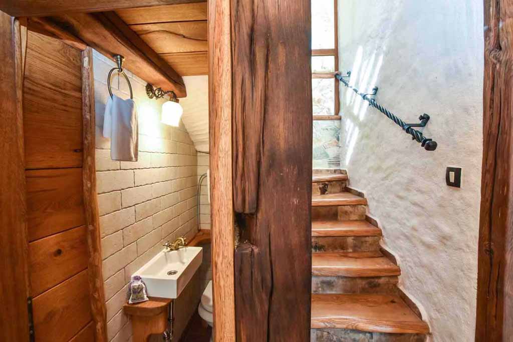 Schody wewnętrzne na pierwsze piętro, Willa Rubin / 26