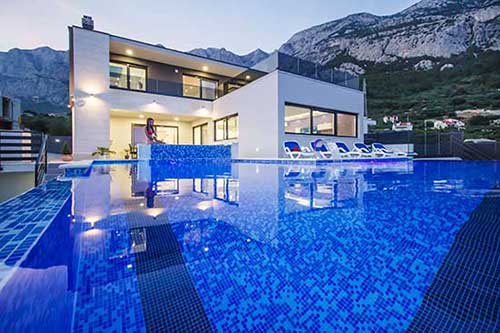 Luxusní vily v Makarské s bazénem, Villa Gojak