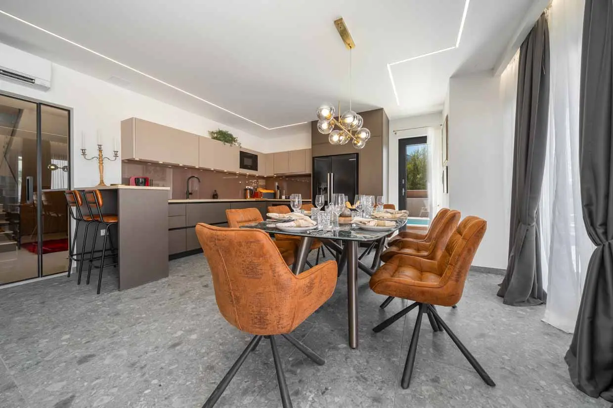 Wohnzimmer mit Küche