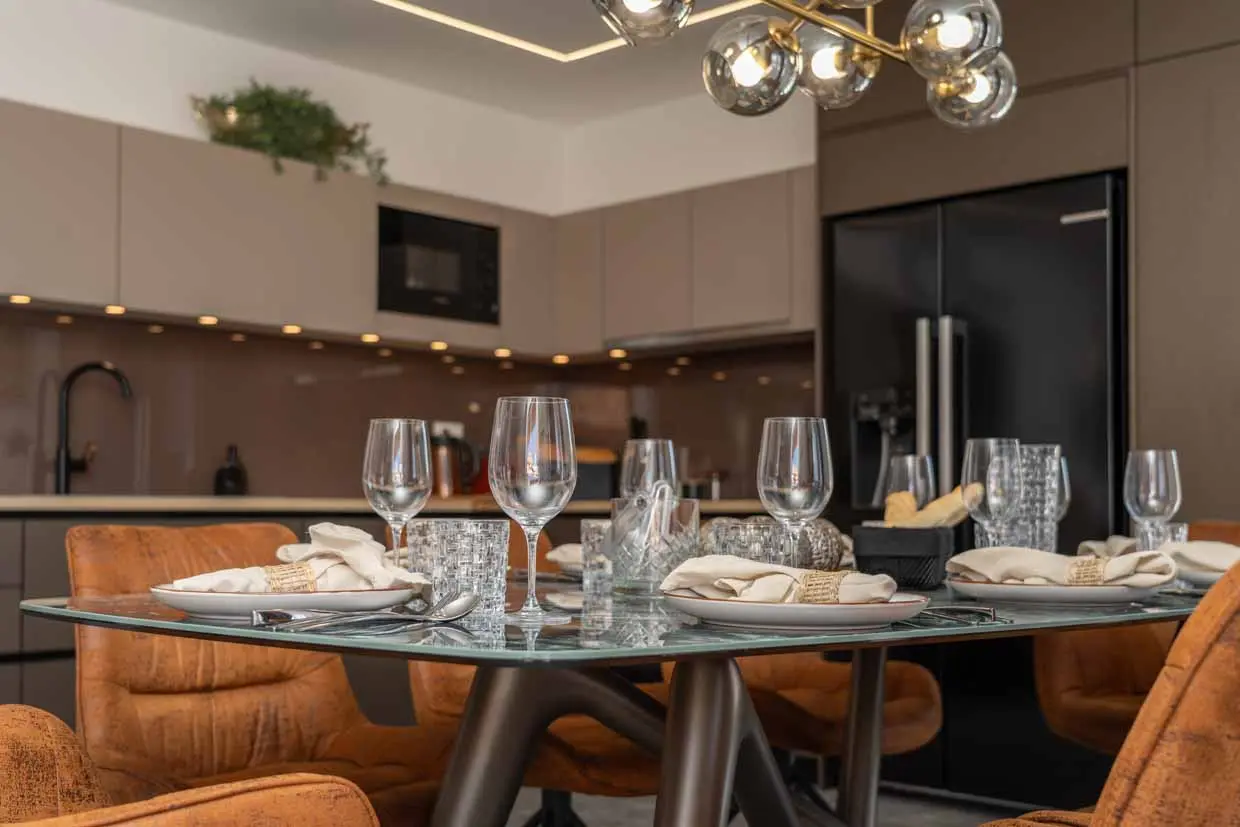 Küche mit Essbereich