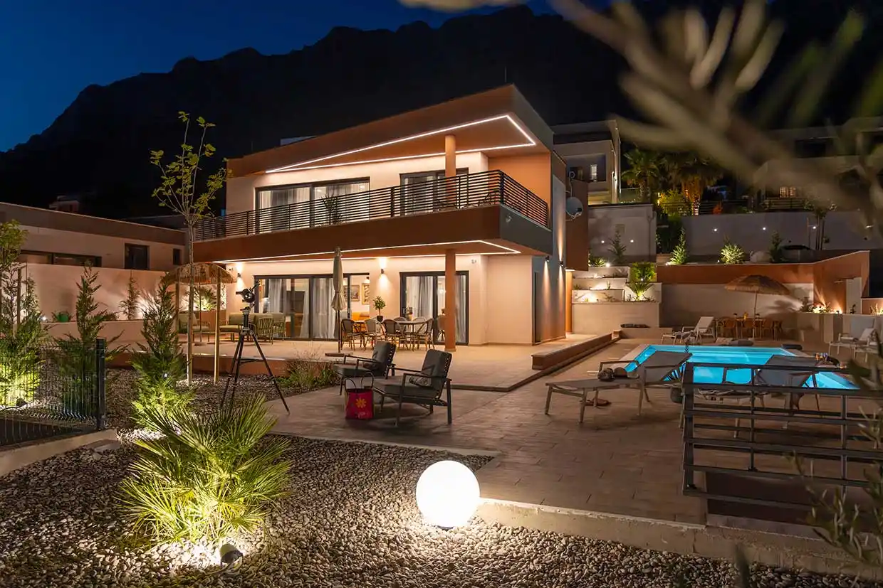 Villa in romantischer Nacht