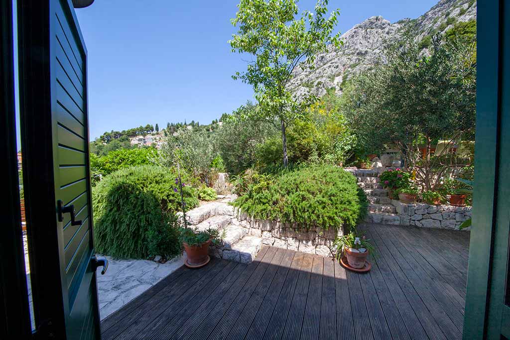 Terasa se zahradou - Villa Matea / 18