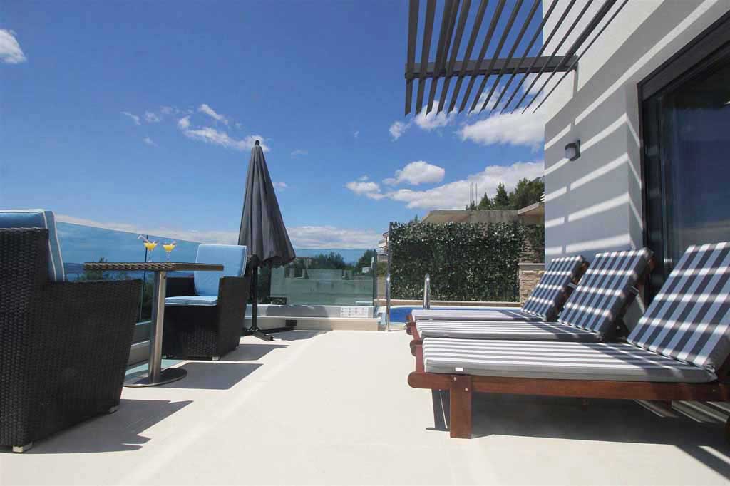 Terasa s lehátky - Villa Opacak-2 / 13